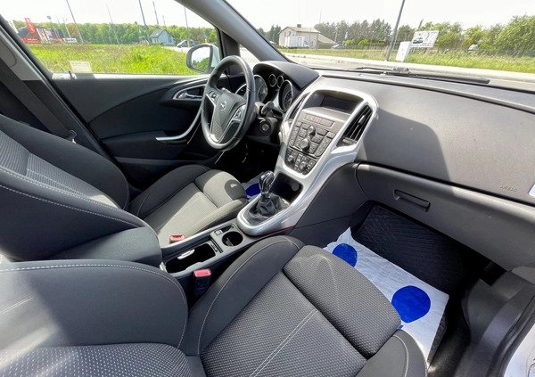 Opel Astra cena 15500 przebieg: 290000, rok produkcji 2010 z Łomianki małe 121